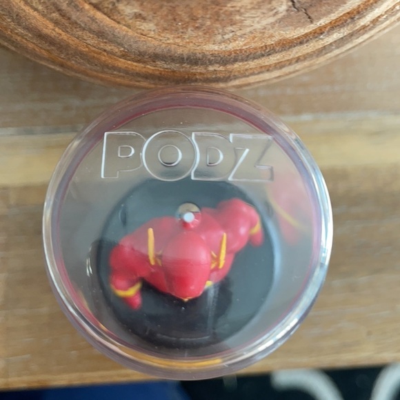 Podz Collectible action Figure - Picture 7 of 10